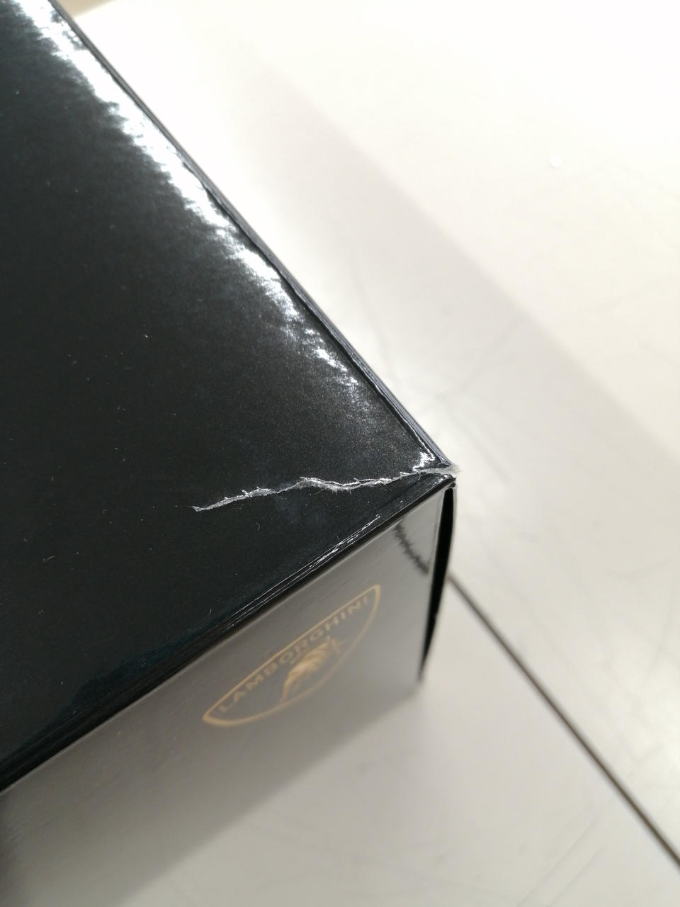 外箱破れあります