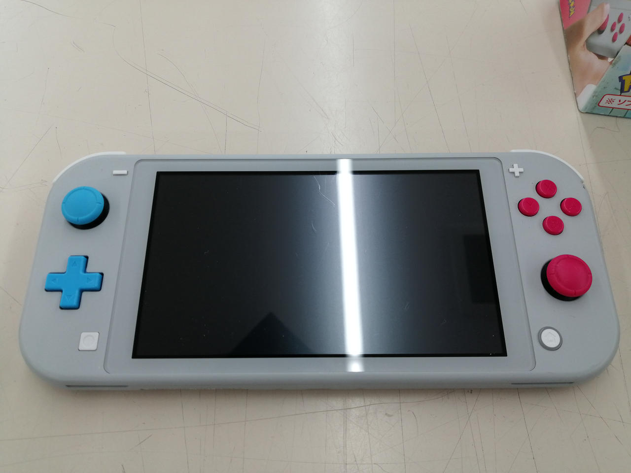 画面細かいキズ多数