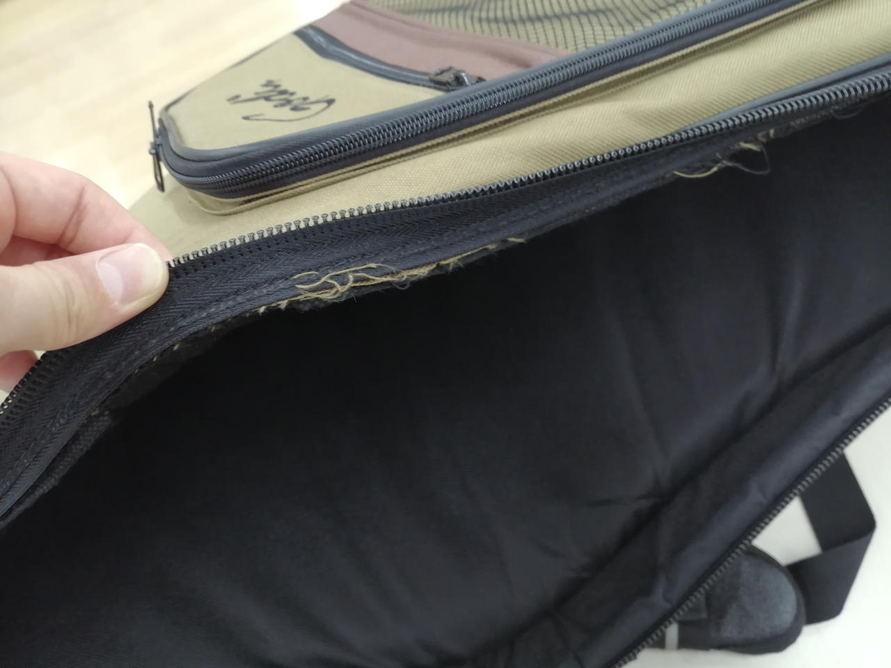 内側劣化してポロポロ剥がれる場合あります