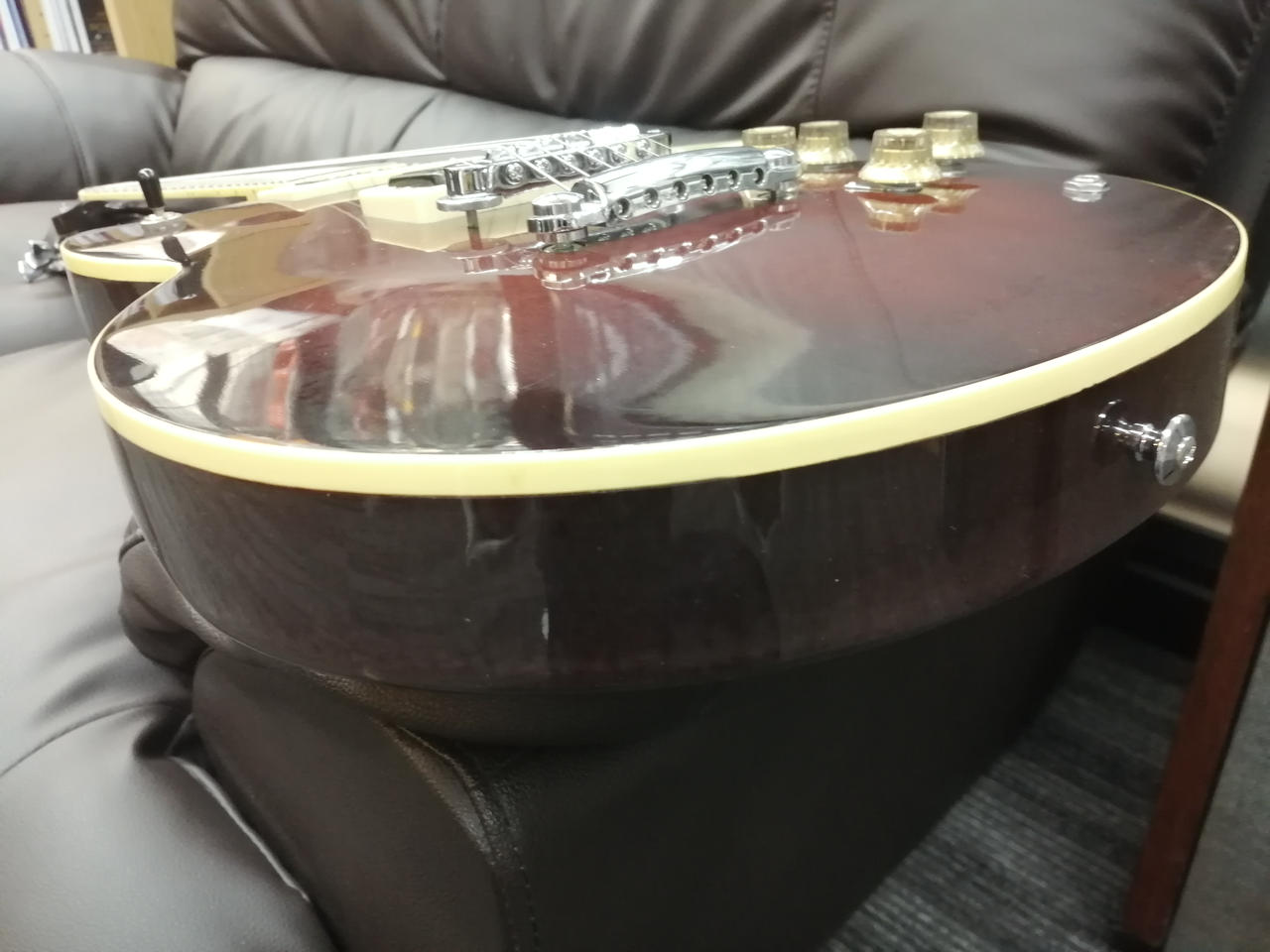 キズ、塗装ムラ、浮き