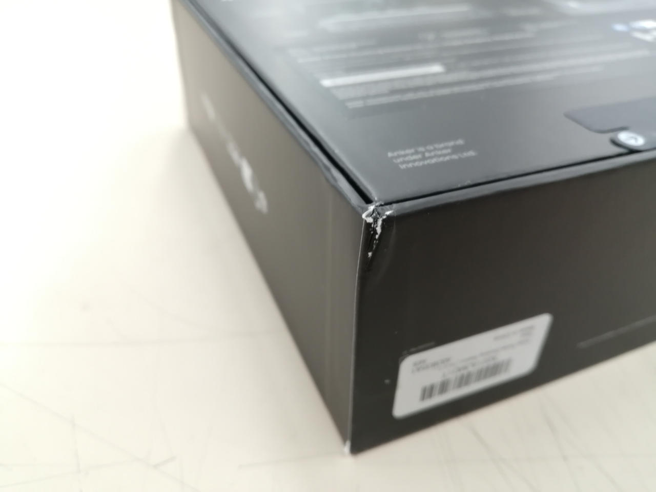 キズ、スレ、へこみあります