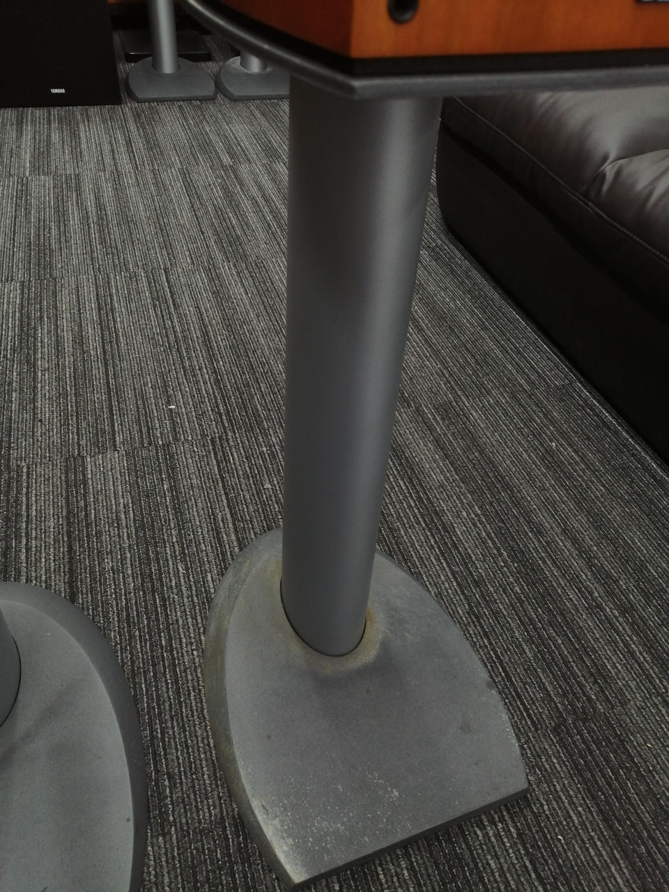 シミ、変色あり