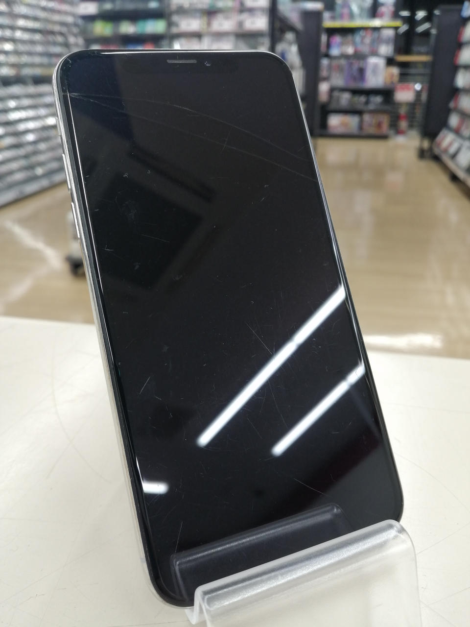 割れ、キズ多数