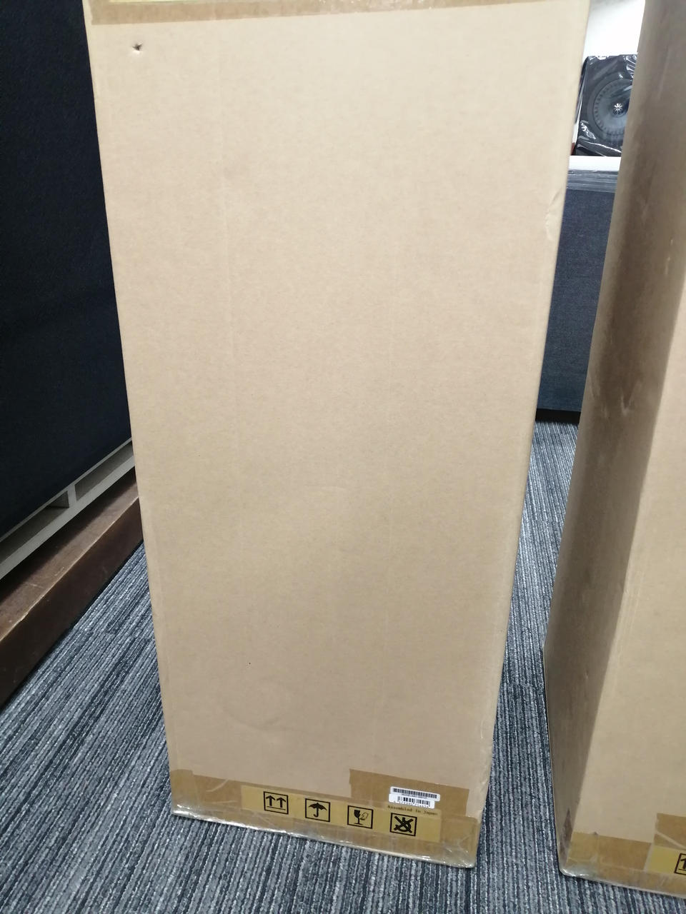 箱に穴、キズ