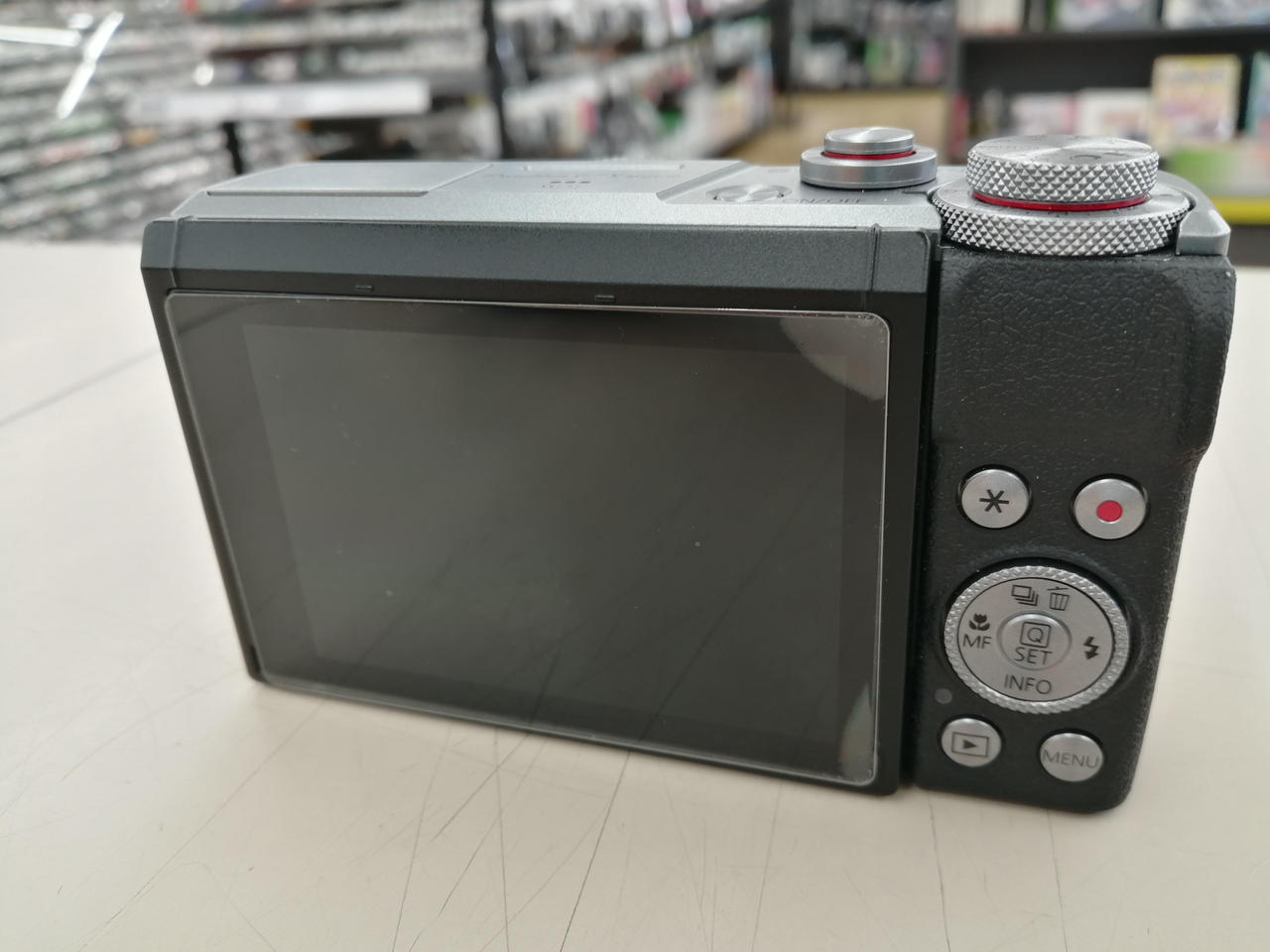 画面保護フィルム(気泡はいってます)