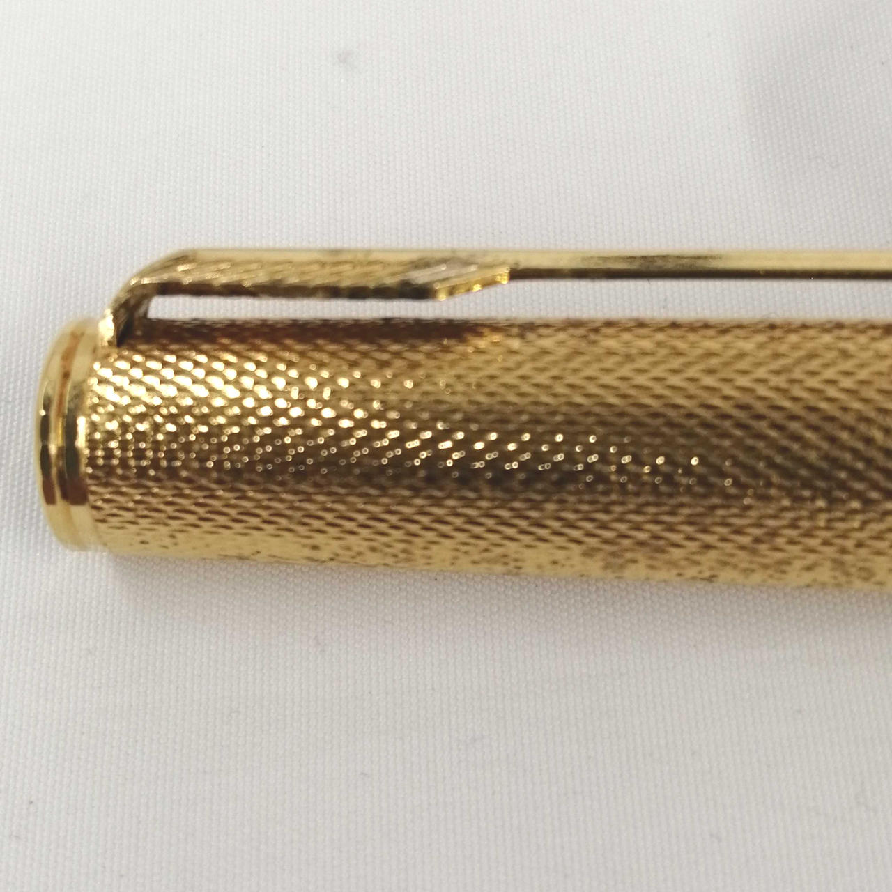 キズ、汚れが所々にございます。