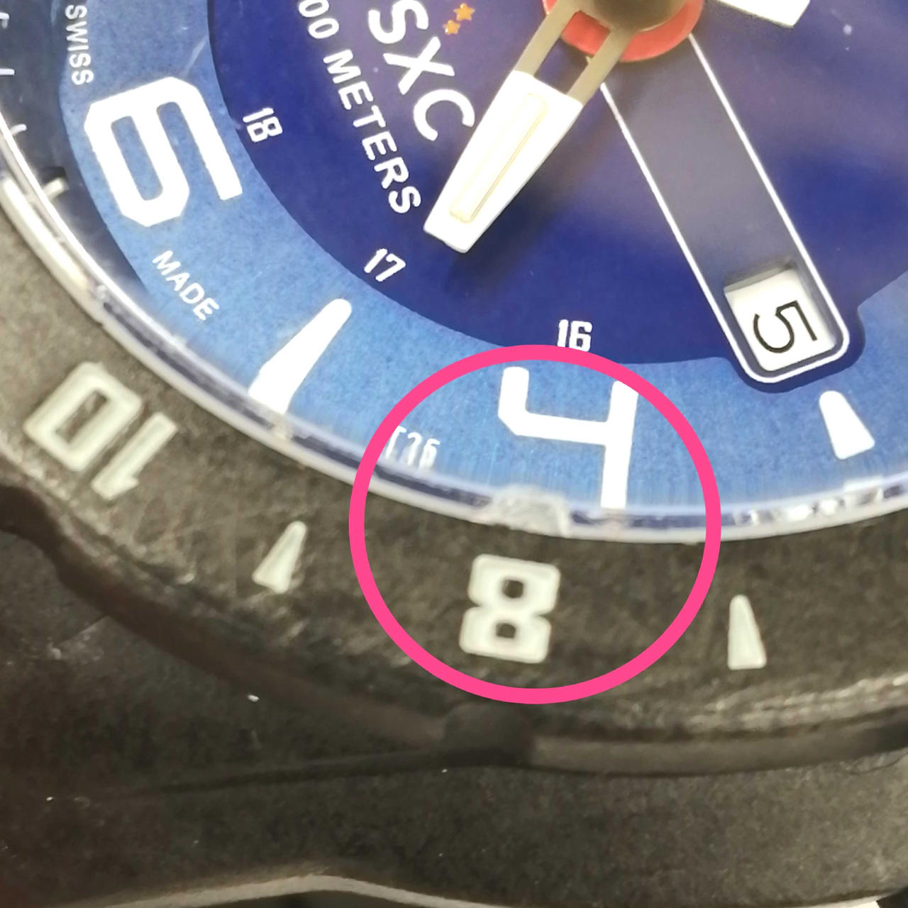 ガラス面、4時の方向に傷が御座います