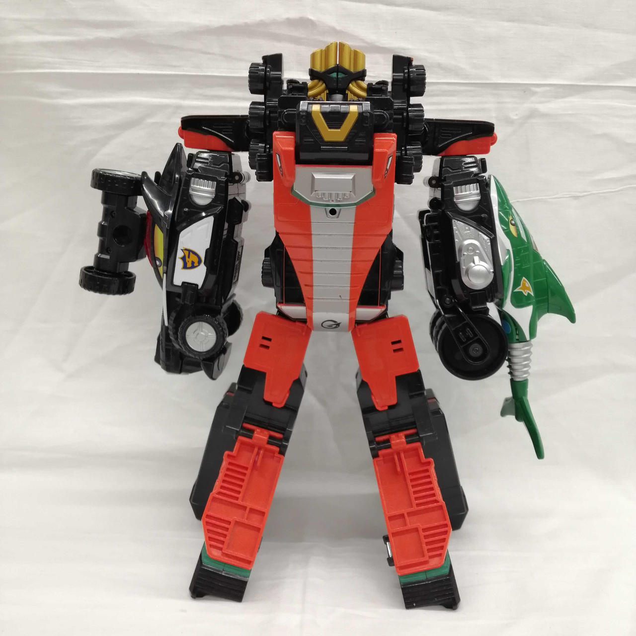 このロボットの右腕が抜けやすいです