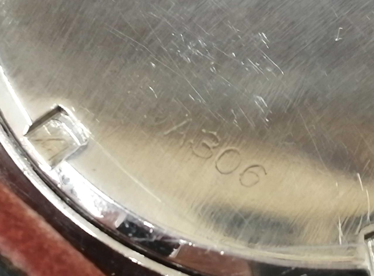 シリアルNO.刻印が薄くなってます