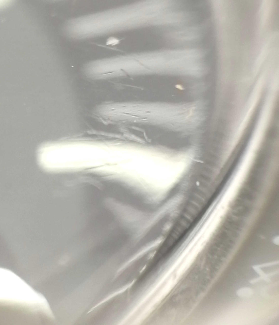 風防に細かい擦りキズ有り