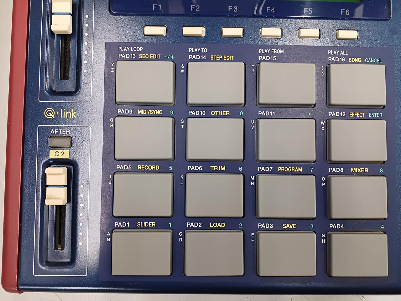 AKAI CD-ROMサンプラー音源ライブラリ 4点セット 楽天市場】翌日配達 AKAI MPC LIVE II 【MPC初心者向け教則