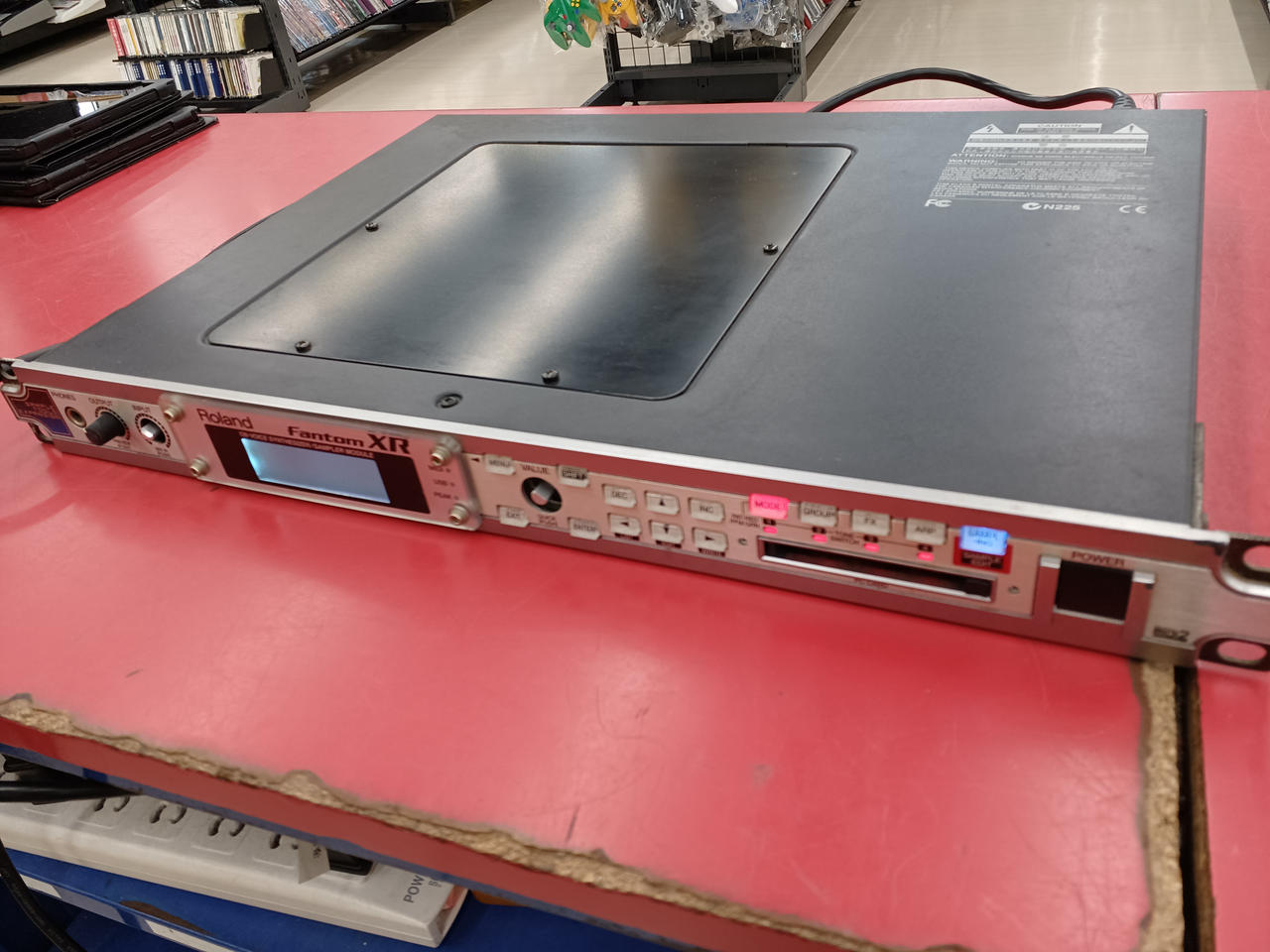 美品　Roland Fantom XR サウンドモジュール 液晶画面動作品 美品 Roland Fantom XR サウンドモジュール 液晶画面動作品 美品