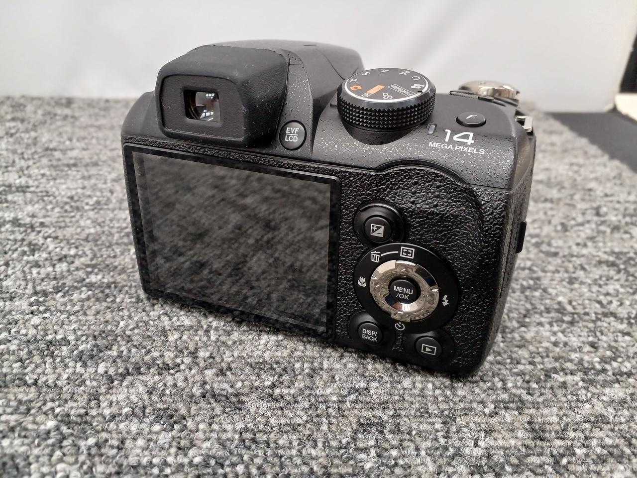 液晶内カビあり