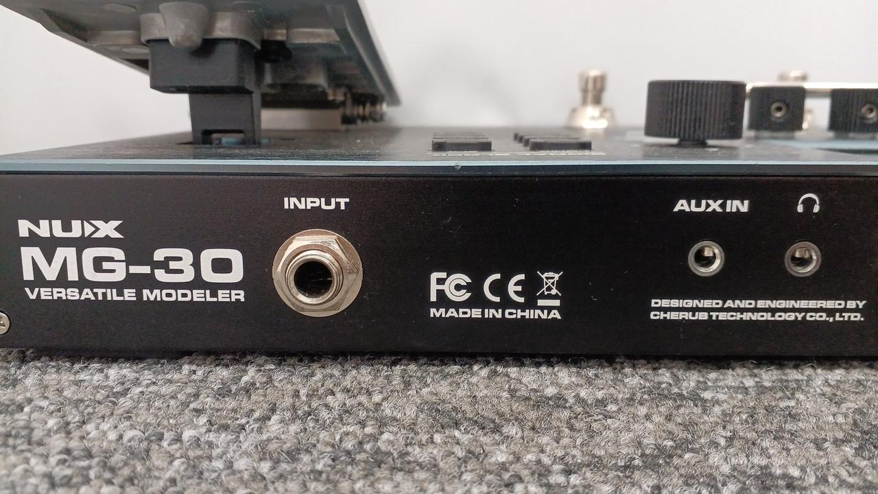 NUX MG-100 マルチエフェクター　美品 マルチエフェクター【NUX/MG-100】入荷致しました
