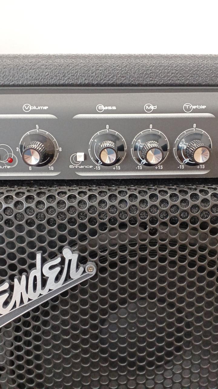 ベースアンプ アンプ・エフェクターセール品》Ampeg / Venture VB-112 ベース