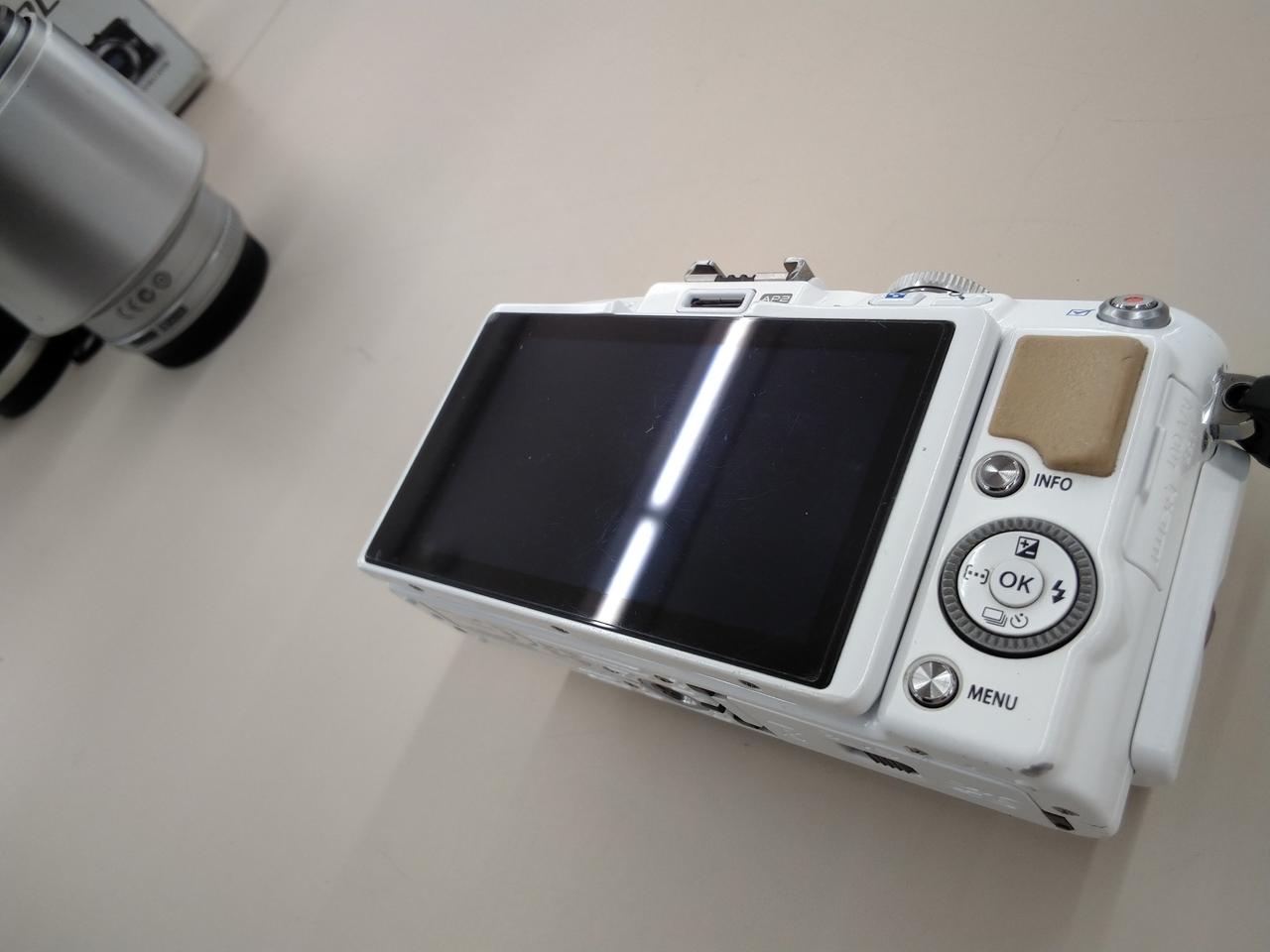 OLYMPUS ミラーレスカメラ ホワイト　本体+付属品 OLYMPUS|ミラーレス一眼Wレンズキット|HARDOFFオフモール（オフモ