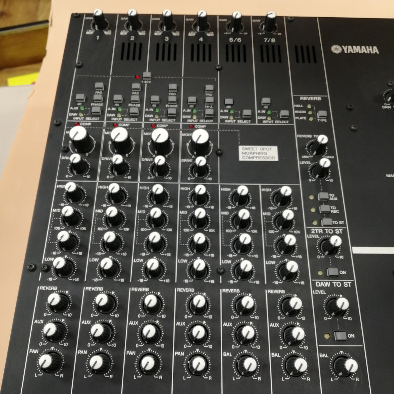 YAMAHA ミキサー YAMAHA MG16 【8モノラル + 4ステレオ入力 アナログミキサー