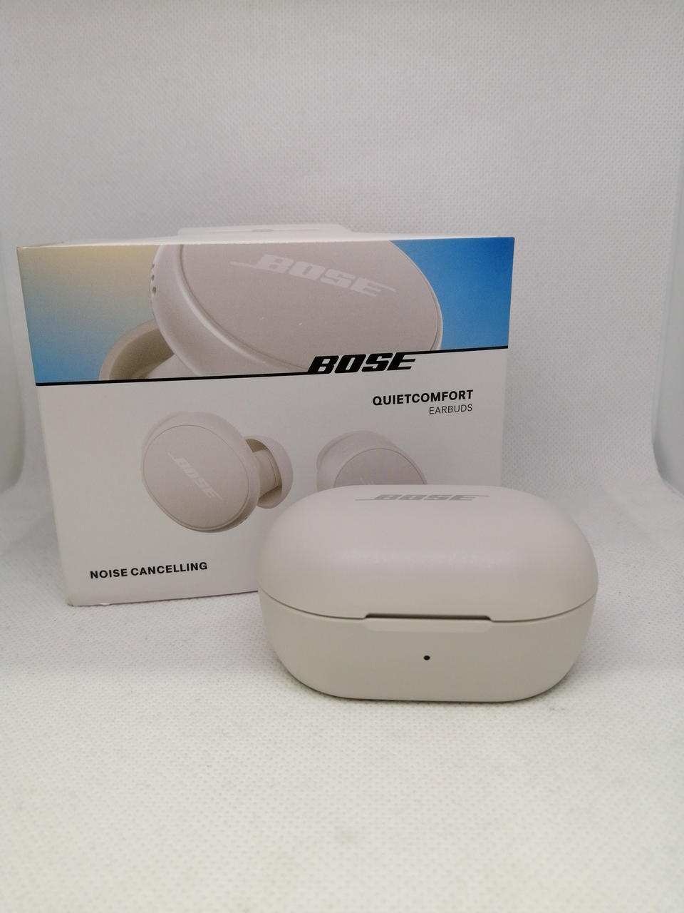BOSE 型番：QUIETCONFORT EARBUDS BLUETOOTHイヤホン 12,540円