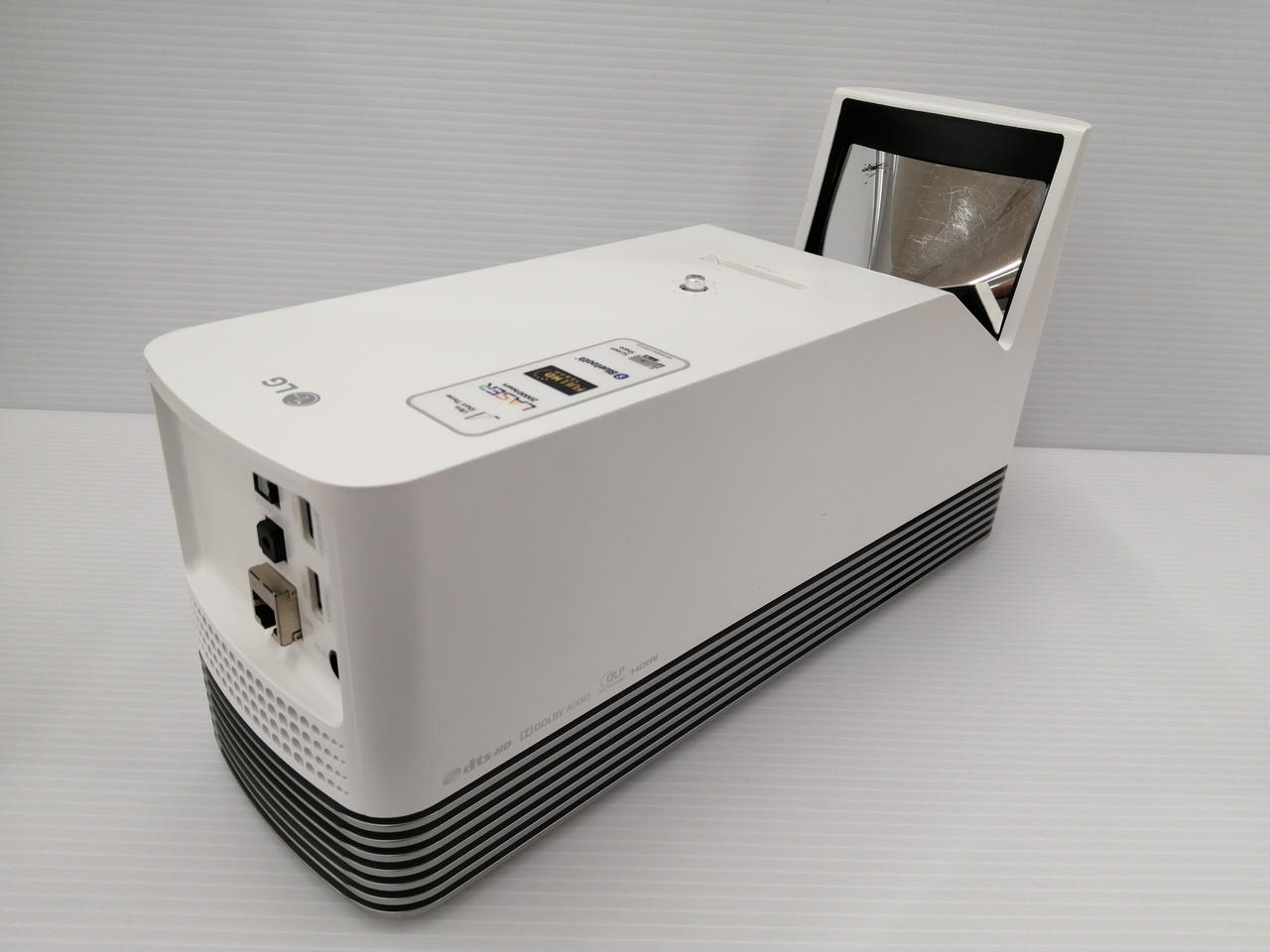 【専用販売】LG プロジェクター Makuake先行販売で目標金額3472％達成！ミニマル4Kレーザー