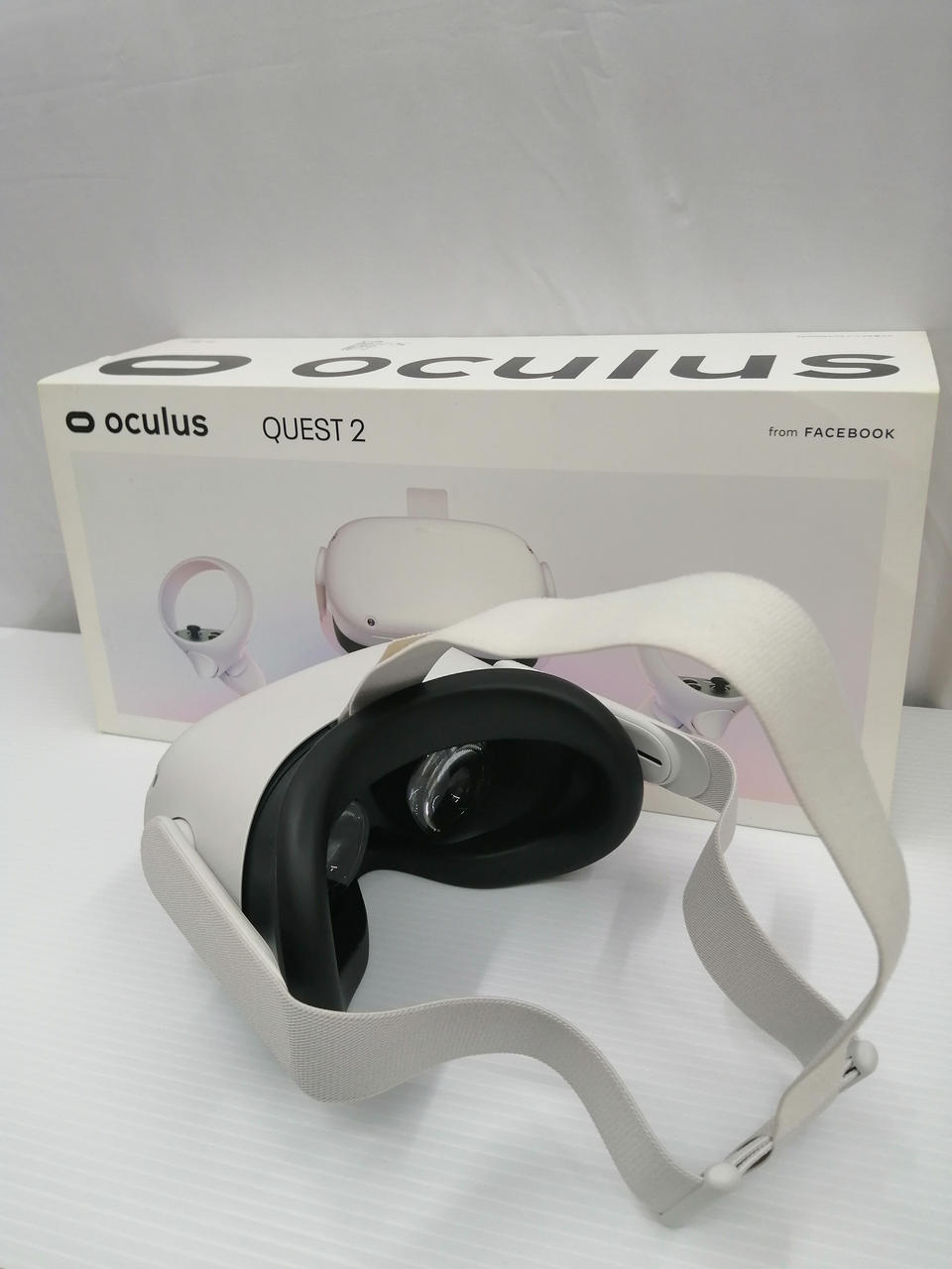 【ほぼ新品】oqulus QUEST2 128GB オキュラス Oculus Quest 2 128GB オールインワンVRヘッドセット