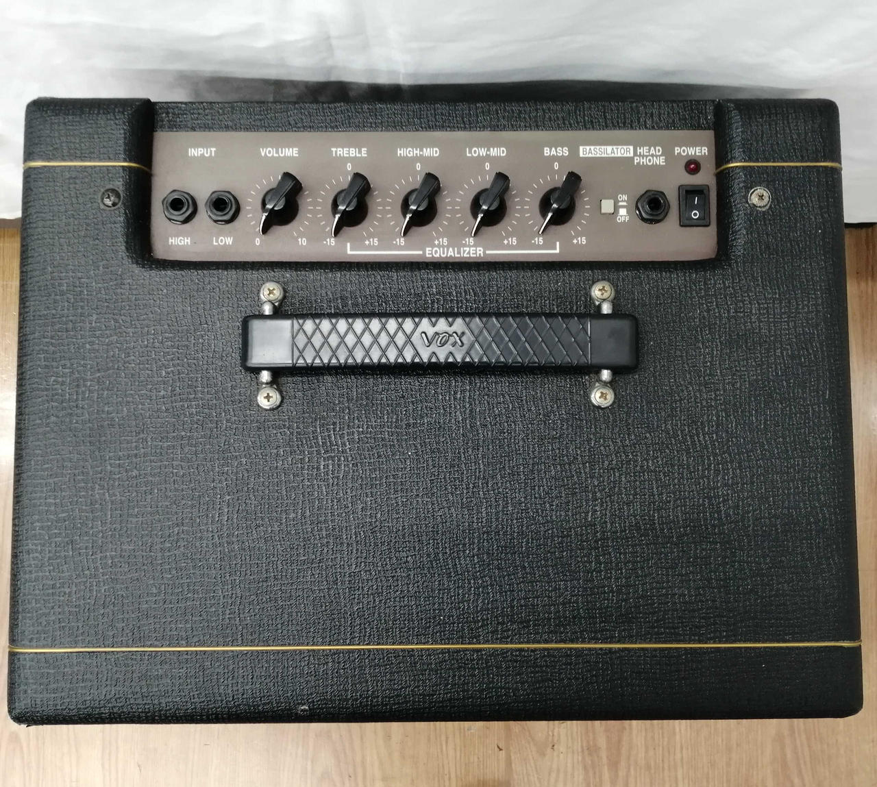 VOX T-25 ベースコンボアンプ VOX 型番：T-25 ベースアンプ コンボ