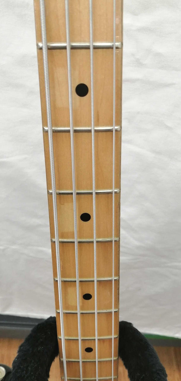 3,5,7フレット指板上マスキング跡有