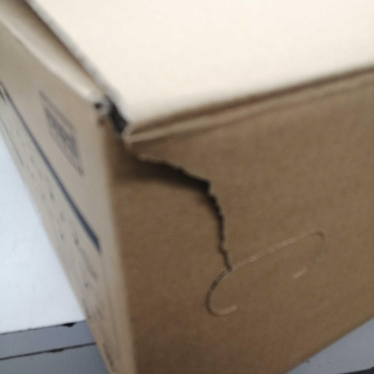 化粧箱一部破れあります