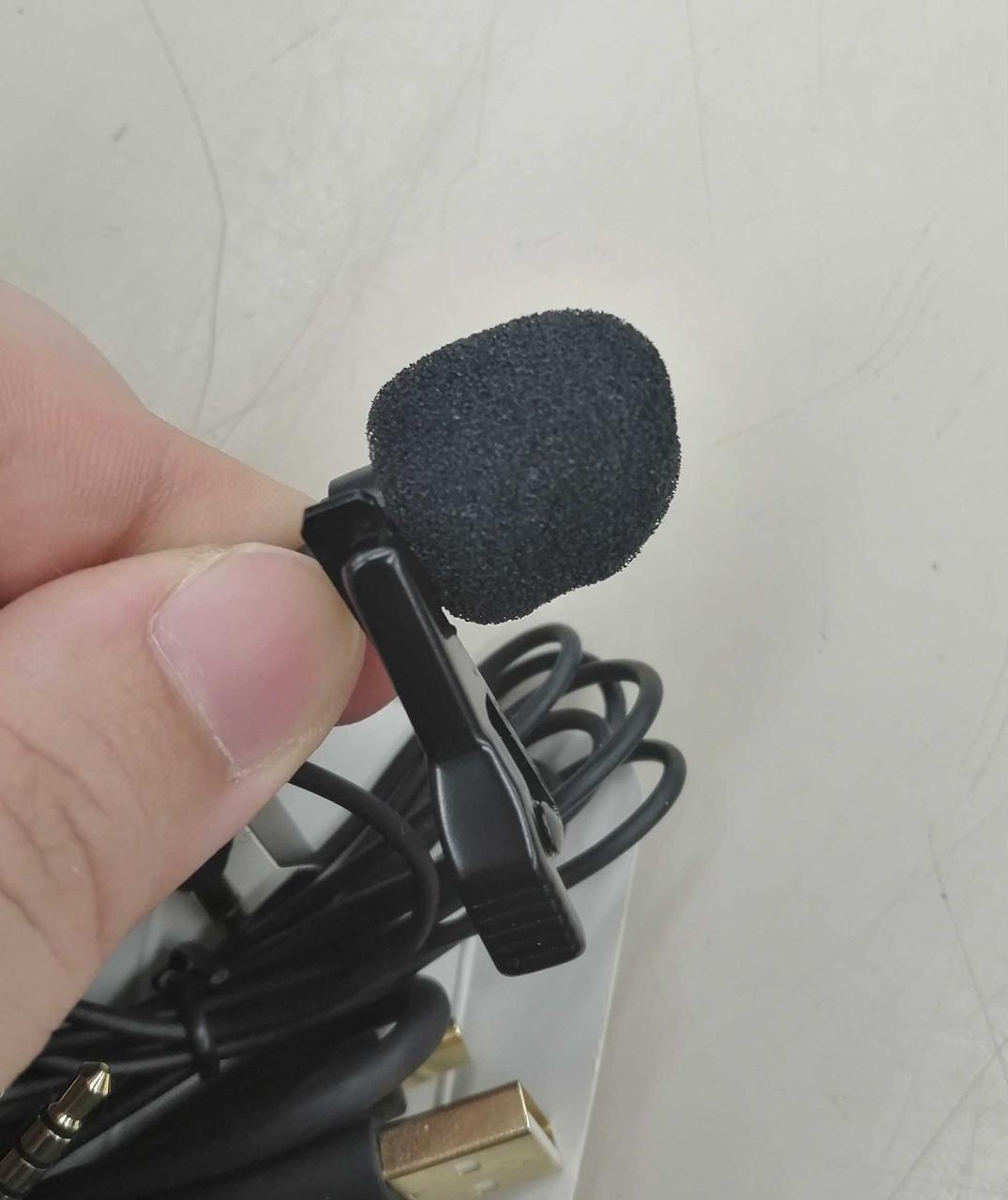 ※マイクのスポンジに凹みあります