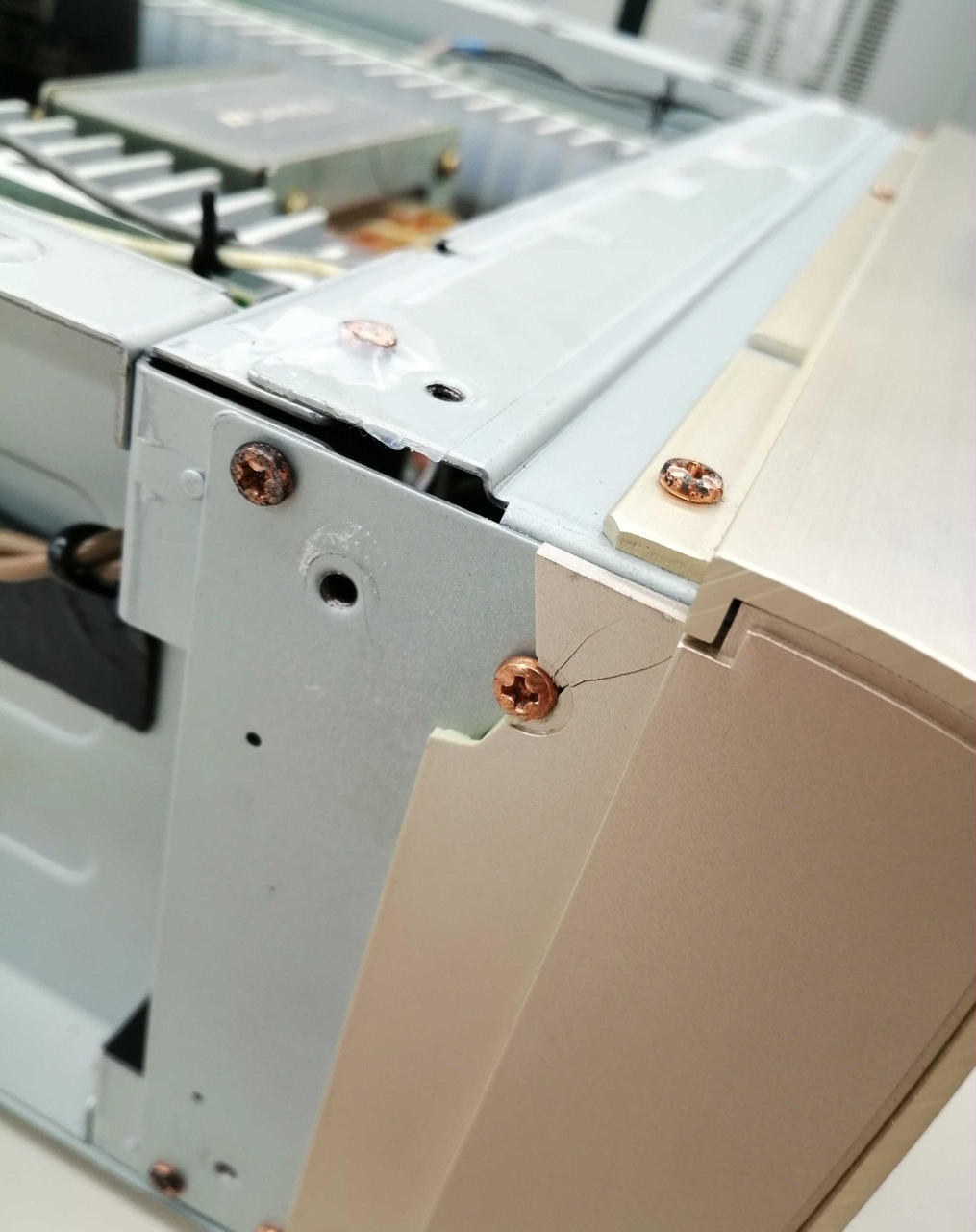 ※ネジ周りに割れあります