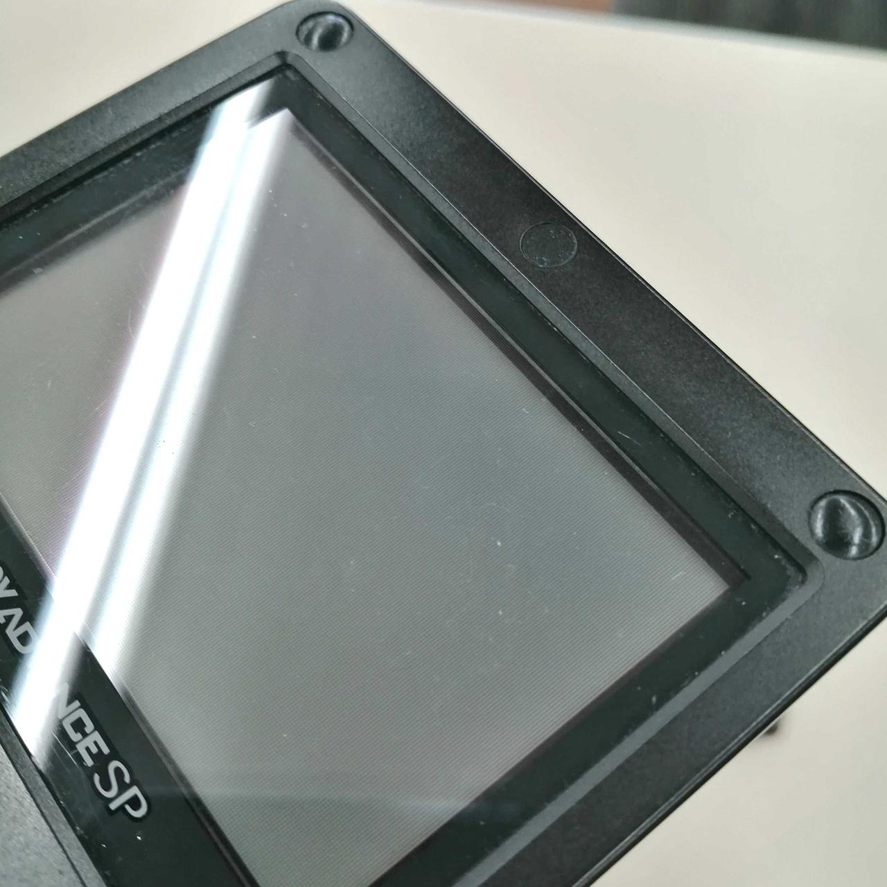 液晶内にチリ混入あります