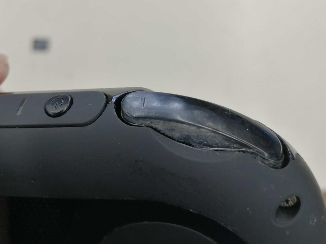 ＬＲともシール跡のような汚れあります