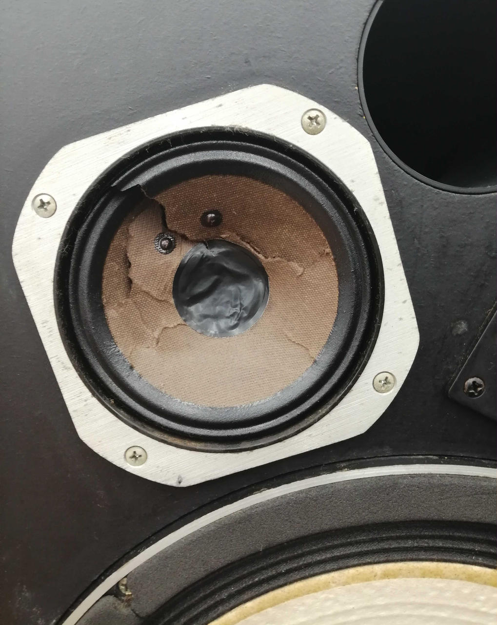 ※スコーカー破れあります