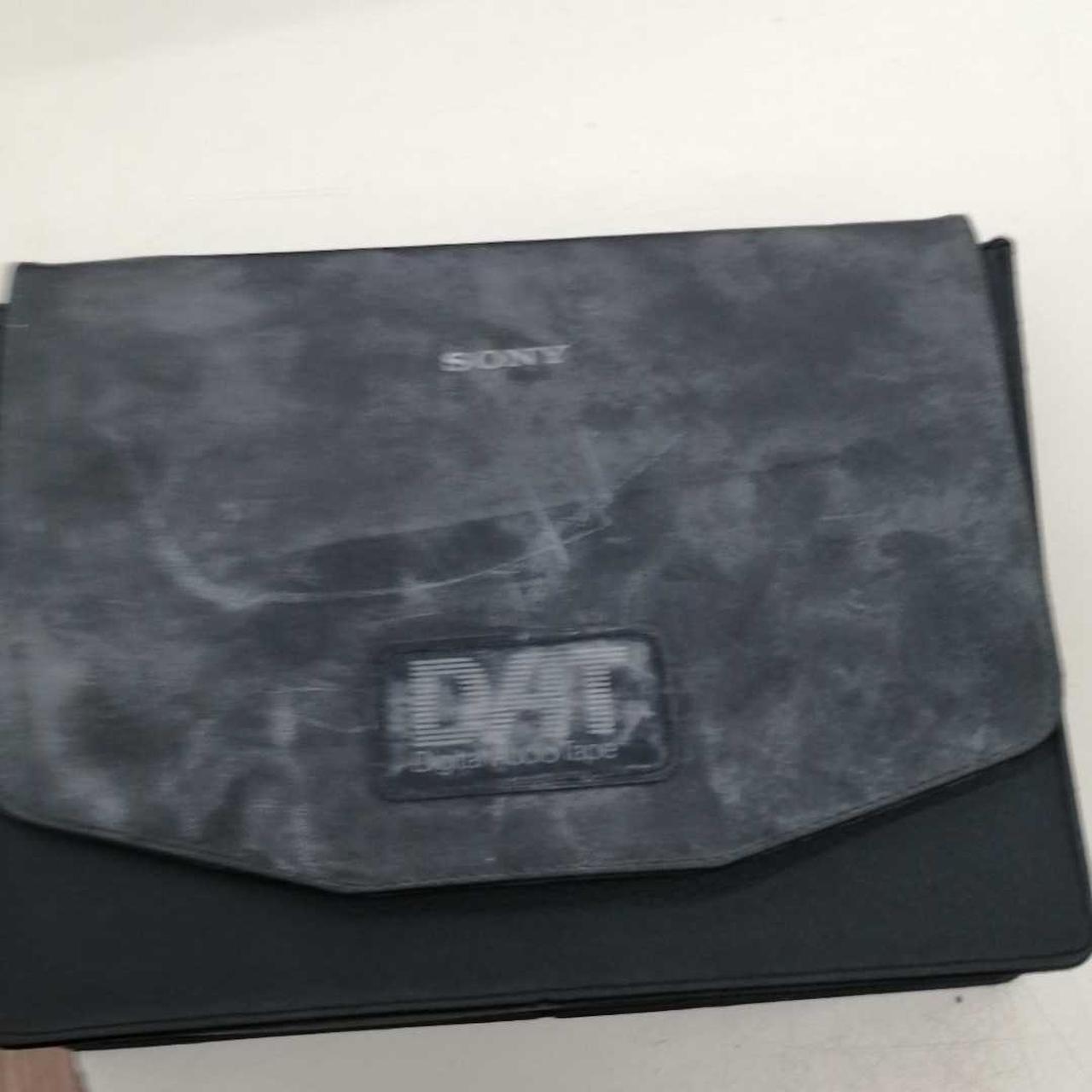 ケース劣化、白化あり