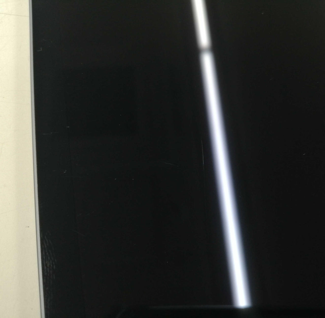 ※画面にキズあります