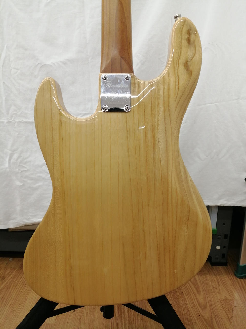 バッカス　ユニバース　ジャズベース　リフィニッシュ　そこそこ美中古品 バッカス(BACCHUS)|ジャズベースタイプ|HARDOFFオフモール