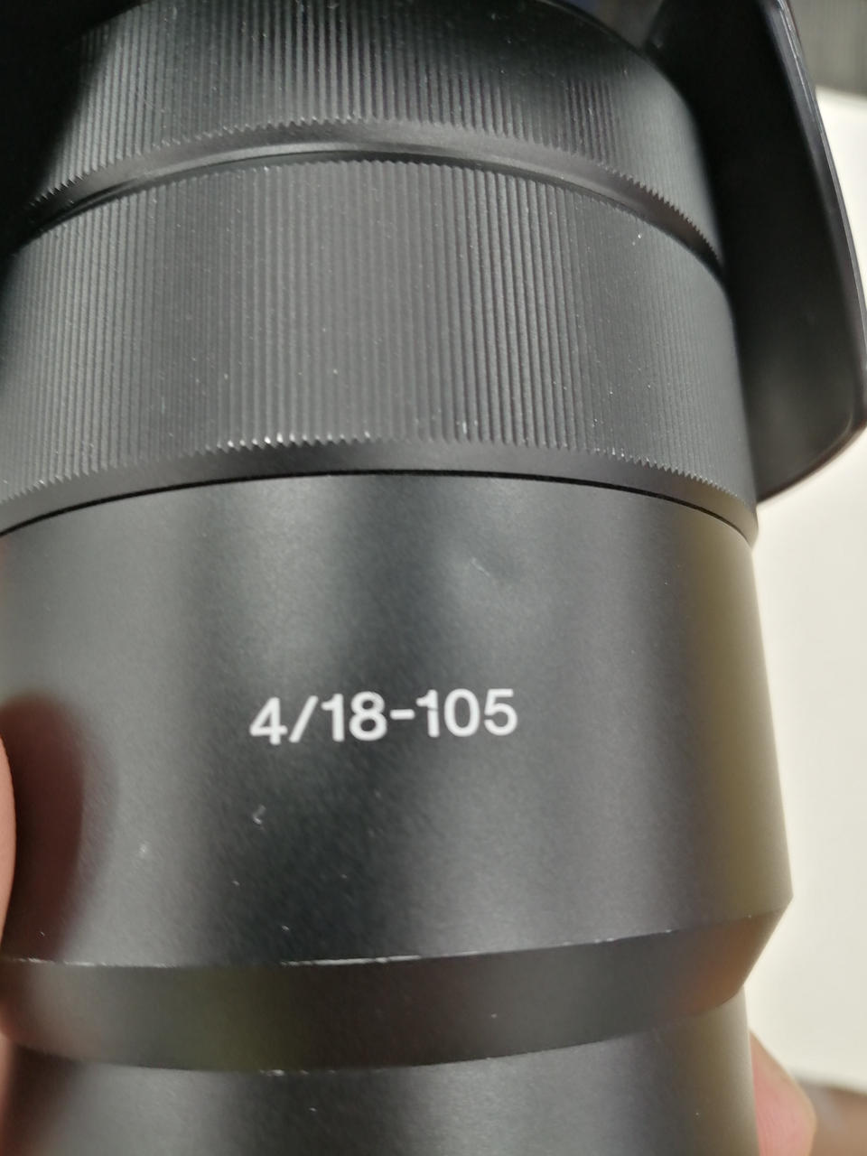 側面にキズ凹みあり