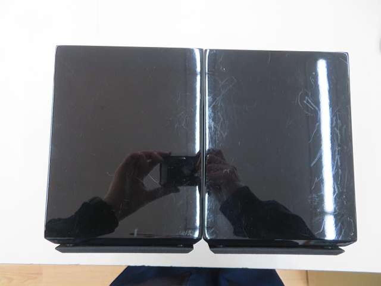 ※天板に細かい擦り傷が目立ちます。