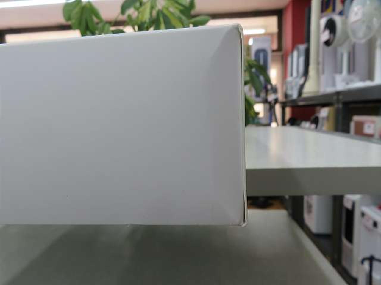 ※外箱に傷みや汚れあり