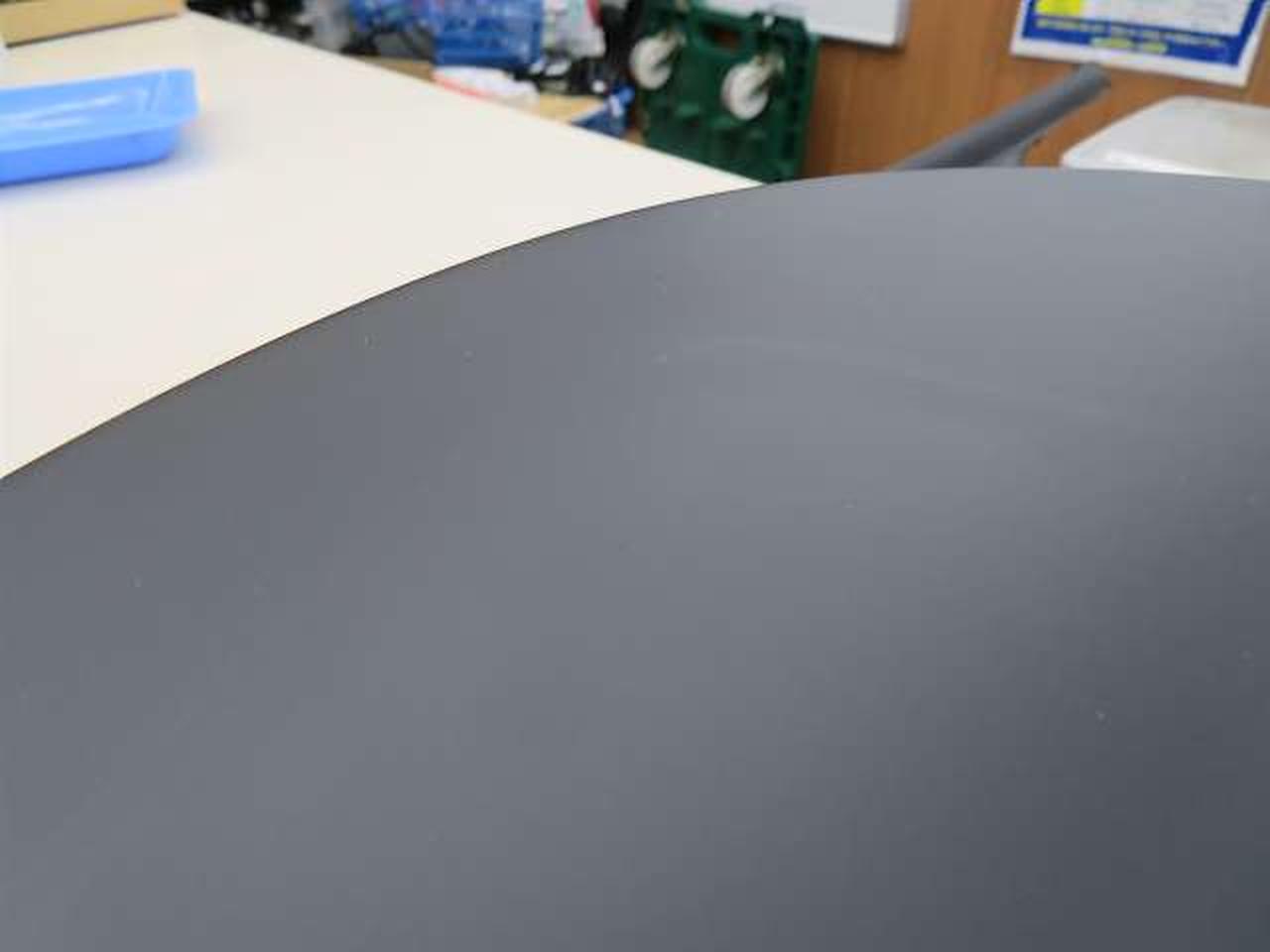 ボディTOP板下部にスレあり