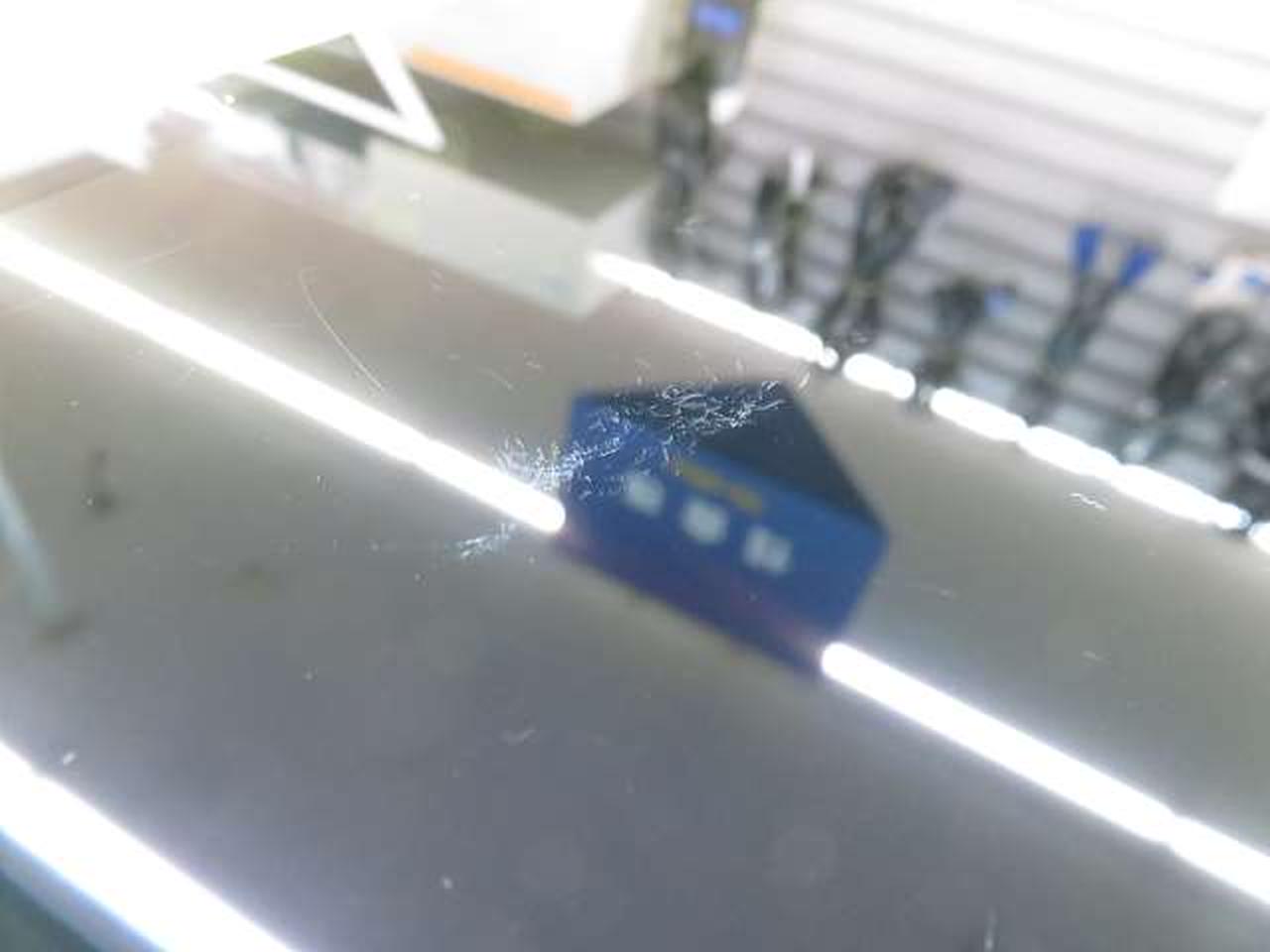 ※画面に細かい傷が目立ちます