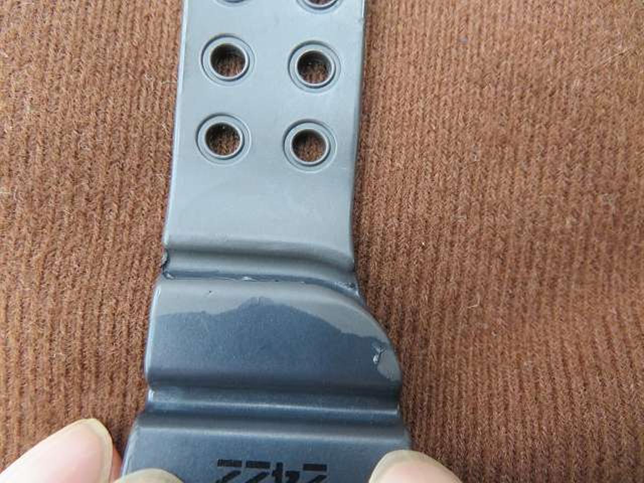 ※バンドの被膜剥がれが目立ちます。