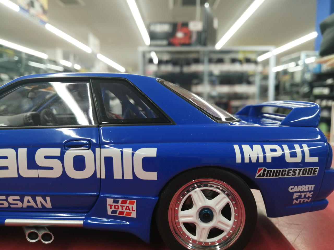オートアート|日産スカイラインGT-R R32カルソニック1990|【ハードオフ