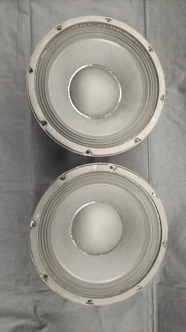 ペアでの販売です