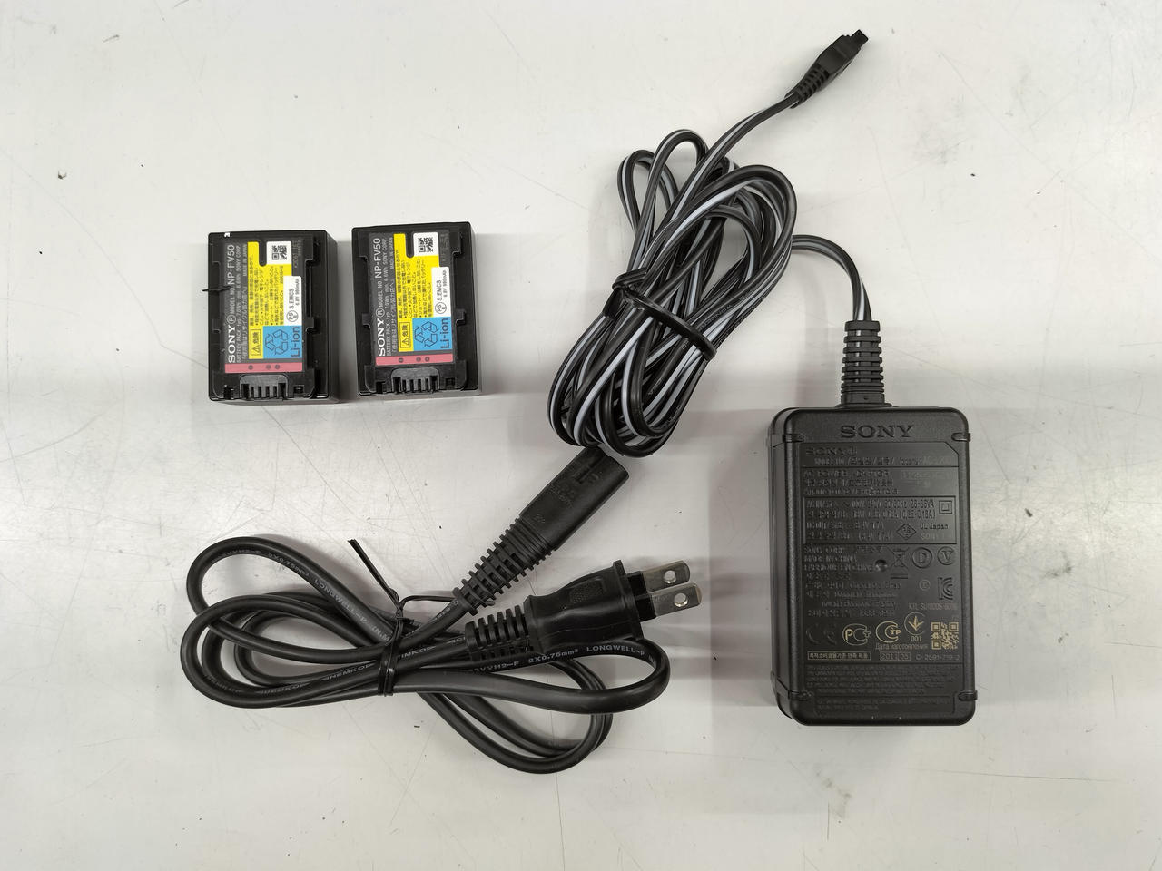 【51年前のポータブルカメラ】SONY AVC-1500 本体+電源部 ジャンク 51年前のポータブルカメラ】SONY AVC-1500 本体+電源部 ジャンク 51年