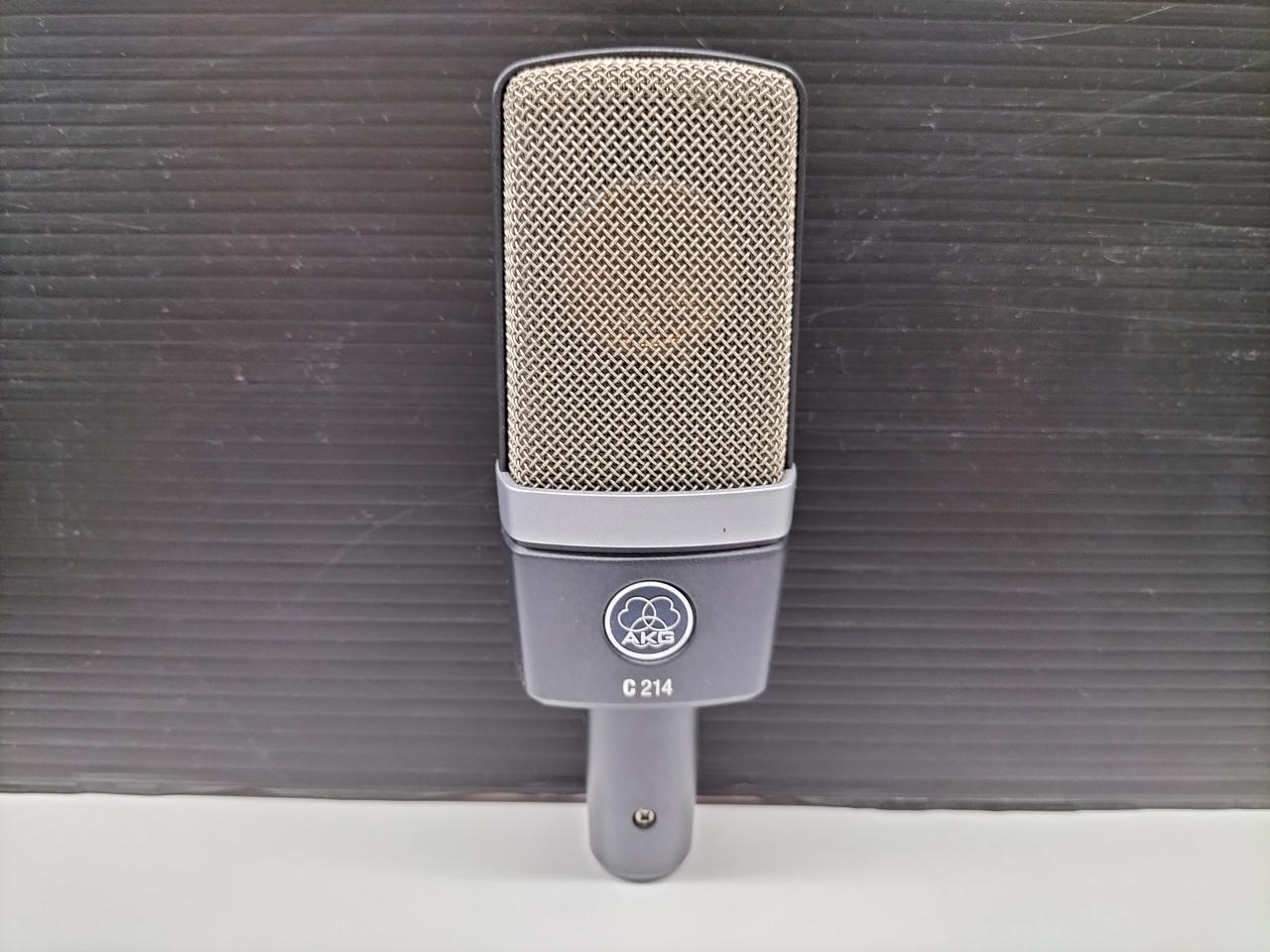 AKG C214 コンデンサーマイク　ジャンク品 AKGの人気コンデンサーマイクが在庫限りのお買い得に！｜島村