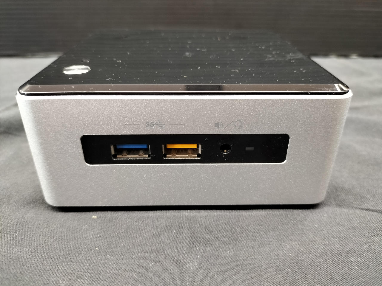 Intel NUC6i5SYH（中古品）SSD275GB，メモリ16GB装着済 Intel NUC6i5SYH（中古品）SSD275GB，メモリ16GB装着済（Intel
