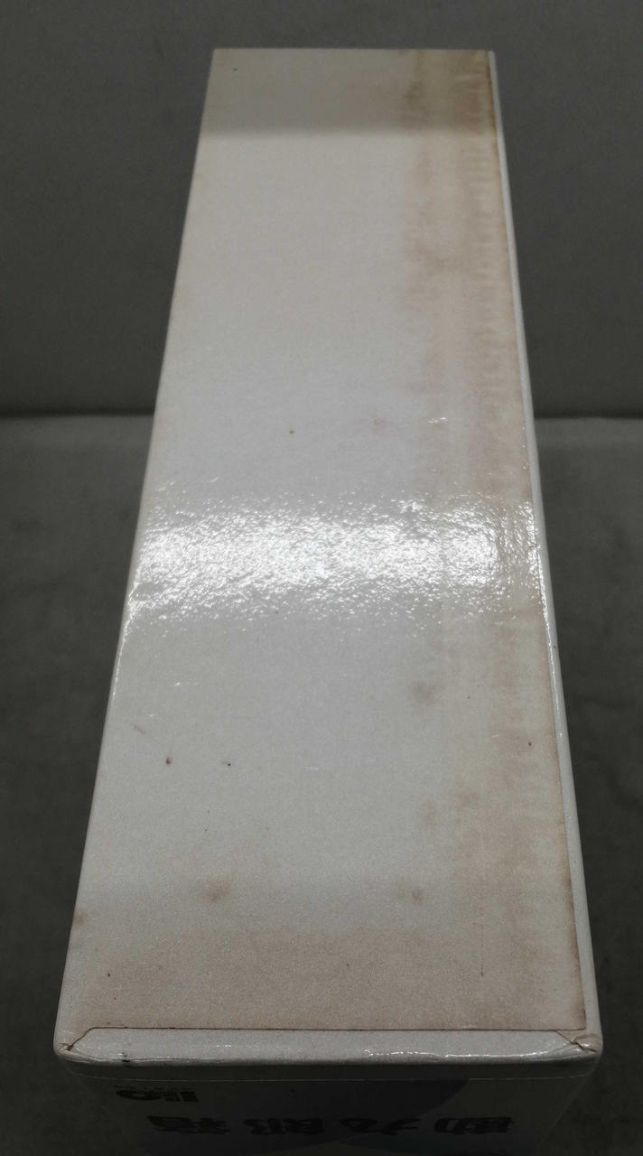 BOXに汚れあります