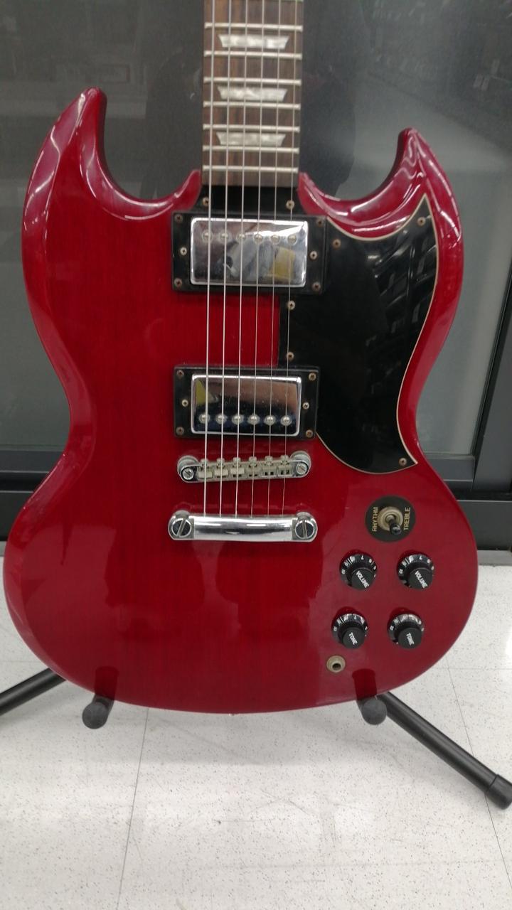 ⭐️直接引取3000円引OK！⭐️Epiphone エレキベース 赤　ケース付 エピフォン エレキベース 赤系 ケース付き エピフォン エレキ
