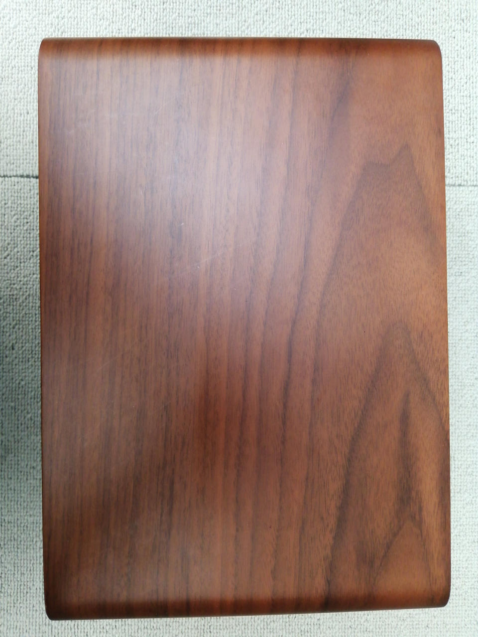 薄くスレキズあります