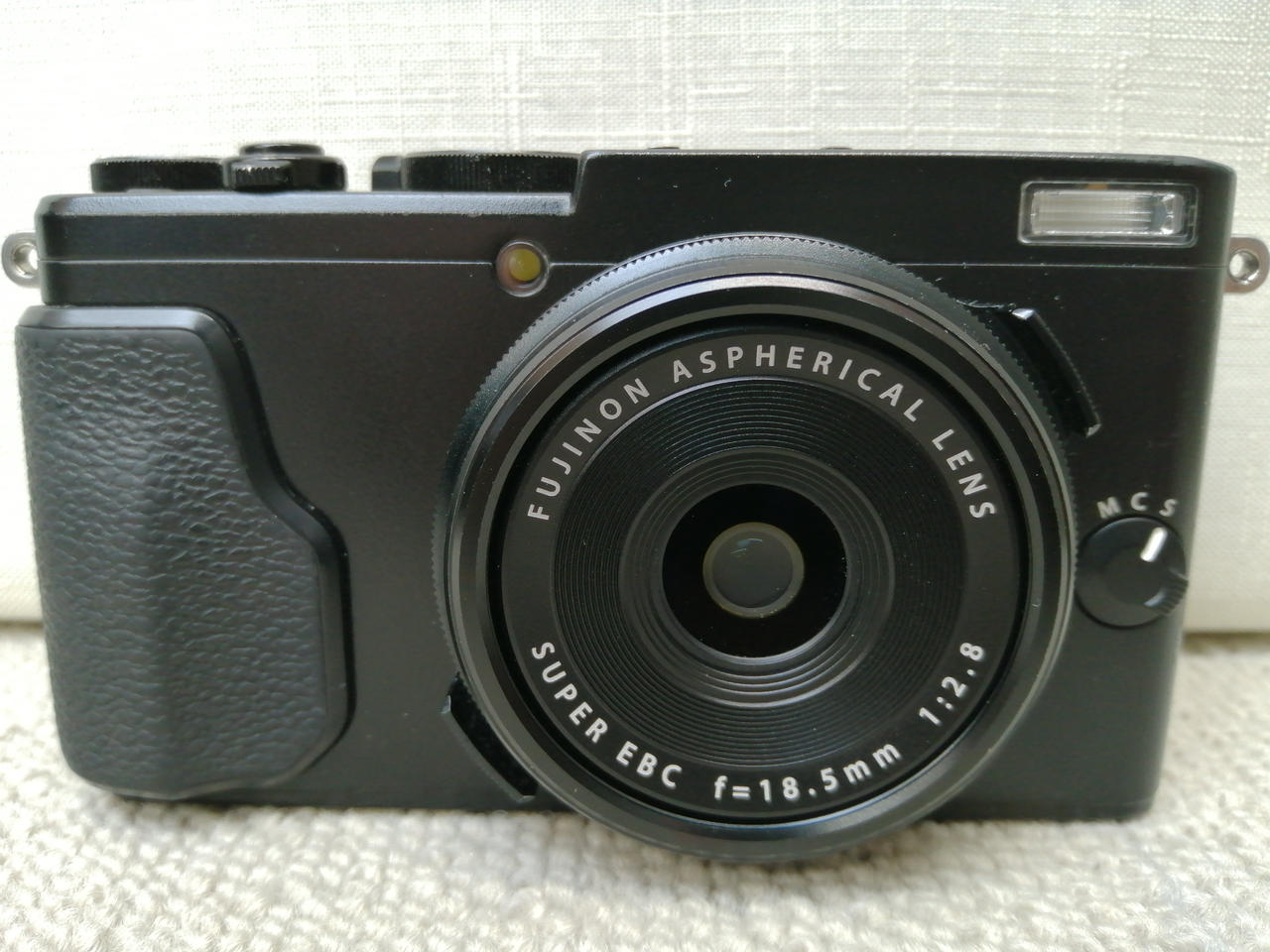 FUJIFILM X70 コンパクトデジタルカメラ【撮影可能•難あり